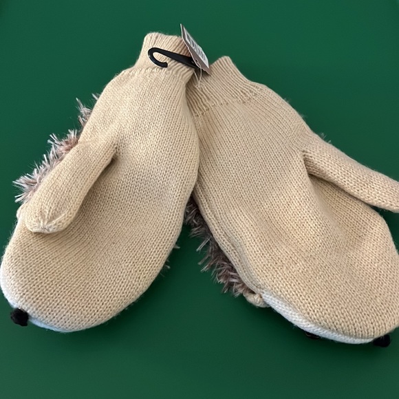 Adorable fuzzy hedgehog mittens! - Picture 3 of 4